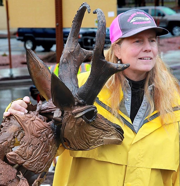 Danae Bennett-Miller with bronze pronghorn